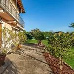 Вилла Villino Maria Private Garden&relax - Happy *