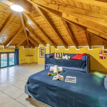 Villino Maria Private Garden&relax - Happy Villa Angera