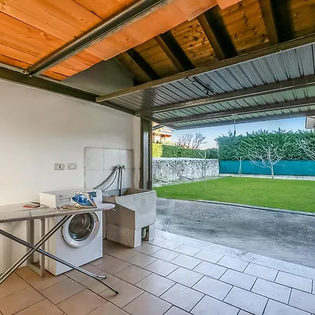 Villino Maria Private Garden & Relax Near Maggiore - Happy