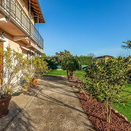 Villa Villino Maria Private Garden & Relax Near Maggiore - Happy *