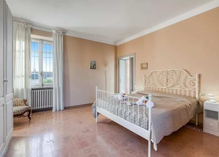 Villino Maria Private Garden&relax - Happy Villa Angera