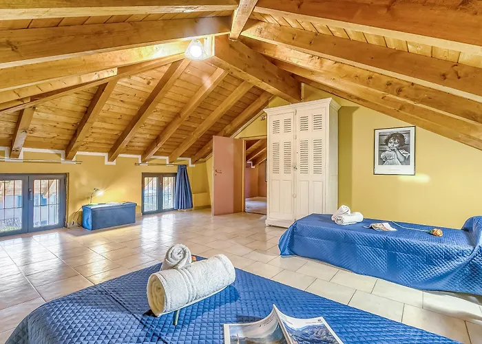 Villino Maria Private Garden&relax - Happy Angera