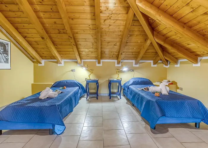 Villino Maria Private Garden&relax - Happy Angera