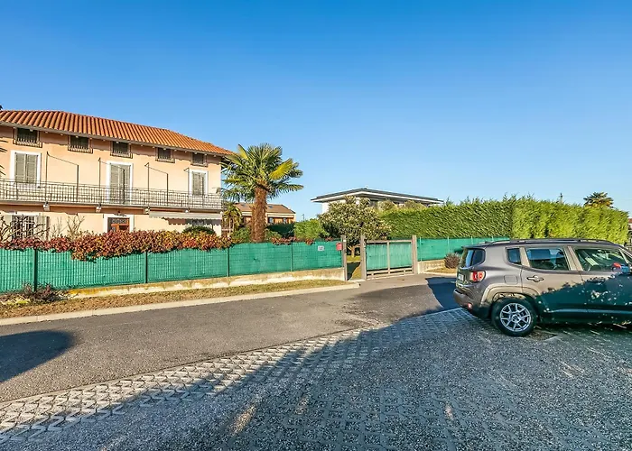 Villino Maria Private Garden&relax - Happy * Angera